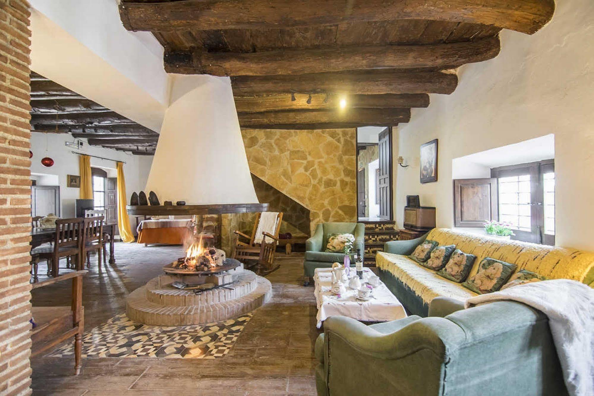Alojamiento Rural El Cortijuelo Hotell Illora Eksteriør bilde